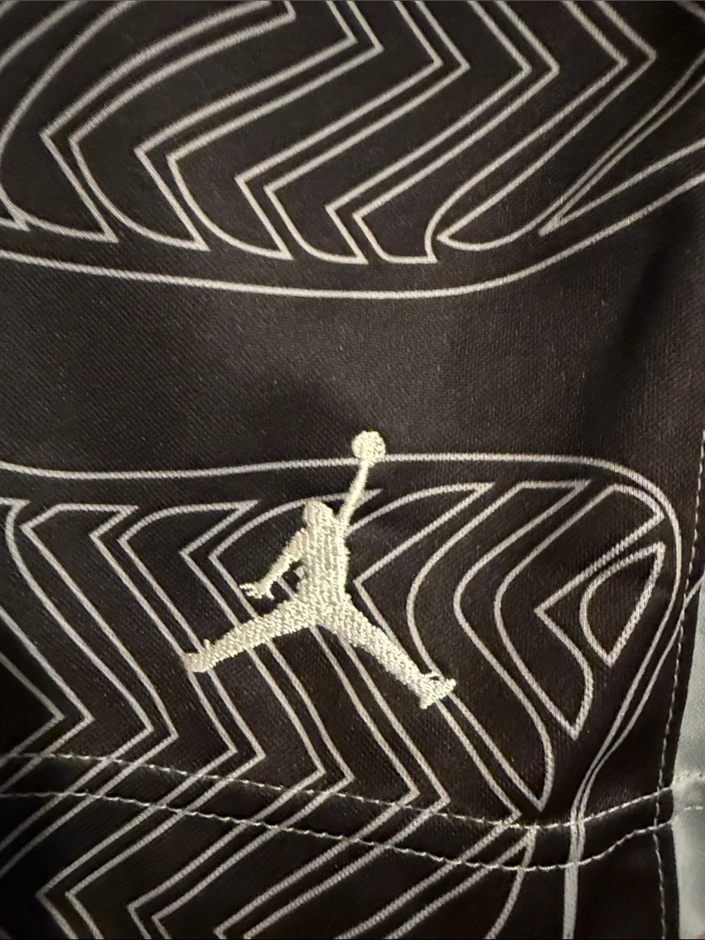JORDAN Light Gray & Black Graphic Athletic Short-Sleeve Shirt NIKE Basketball.